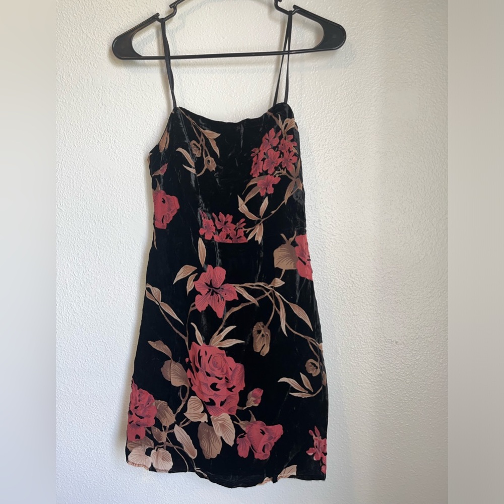 LUSH Lady in Love Black Floral Print Velvet Mini Dress | Lulus dress | size S